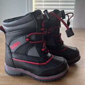 Never worn Totes boots